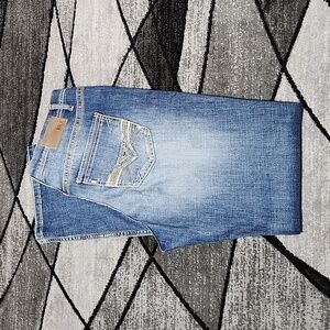 NWOT BKE TYLER EMBROIDERED STRAIGHT LEG DENIM JEAN 38